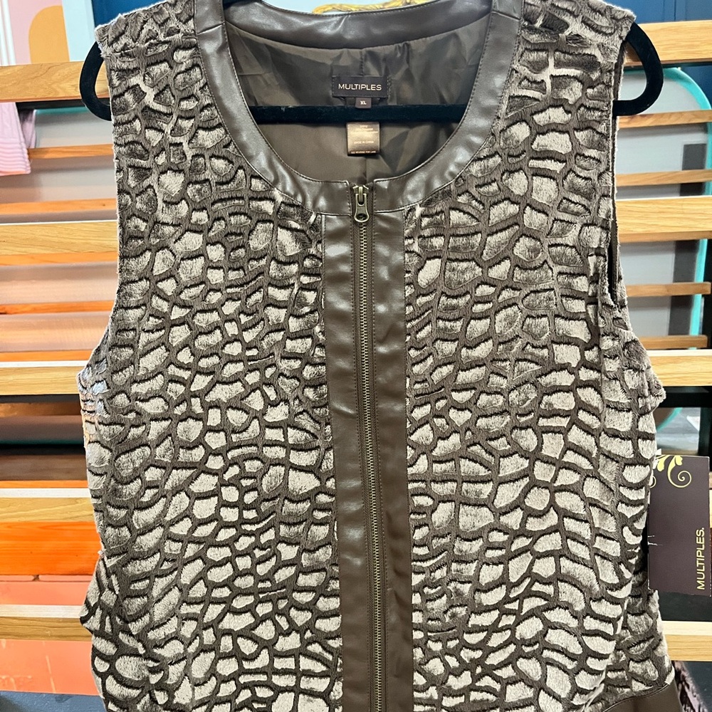 Multiples Black and Gray Textured Women's Vest